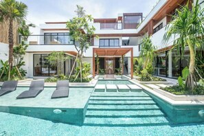 Outdoor pool - Swastamita (Bali)