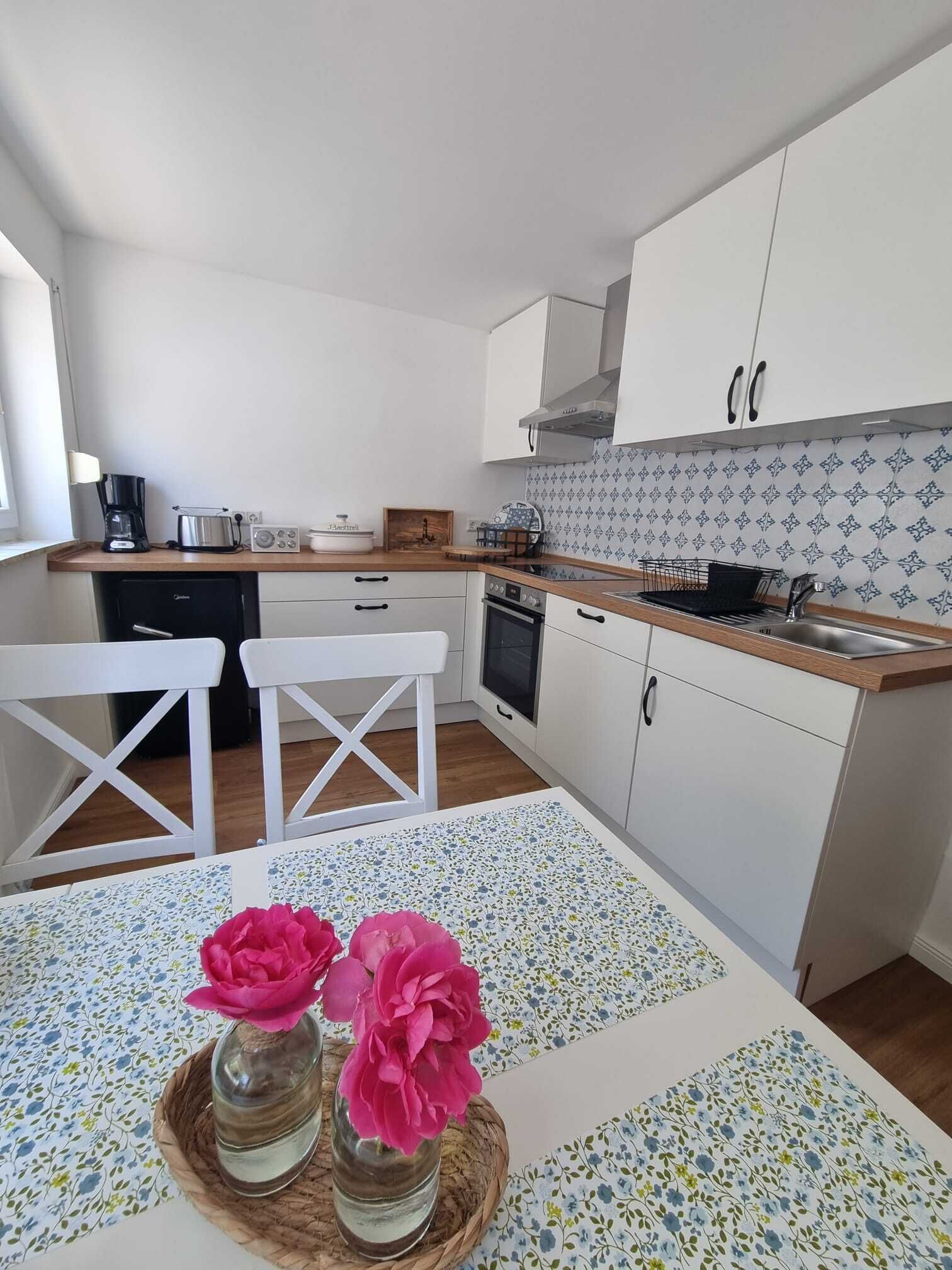 Mikrovågsugn, ugn, spishäll och diskmaskin