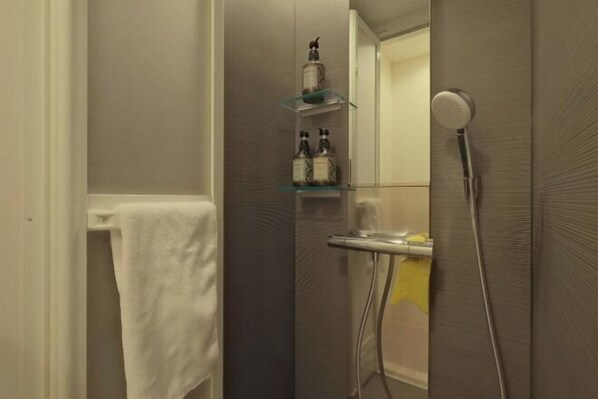 Room - Fandina Tokyo (Tokyo)