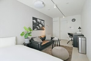 Unclassified image, 5 of 5, button - Fandina Tokyo (Tokyo)