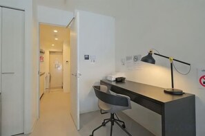 Unclassified image, 3 of 5, button - Fandina Tokyo (Tokyo)