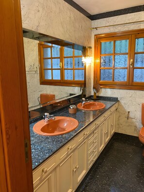 淋浴設備、風筒、提供毛巾