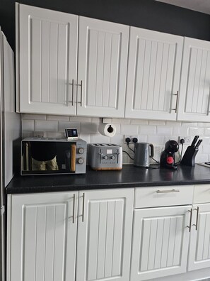 Interior - Spacious 4BR Corporate Apartment (Hertfordshire)