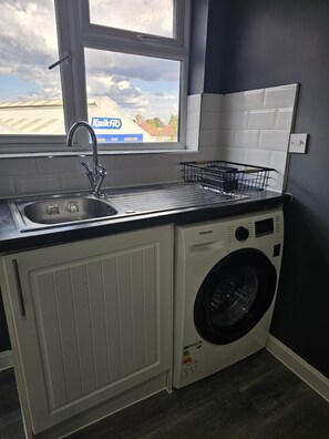 Interior - Spacious 4BR Corporate Apartment (Hertfordshire)