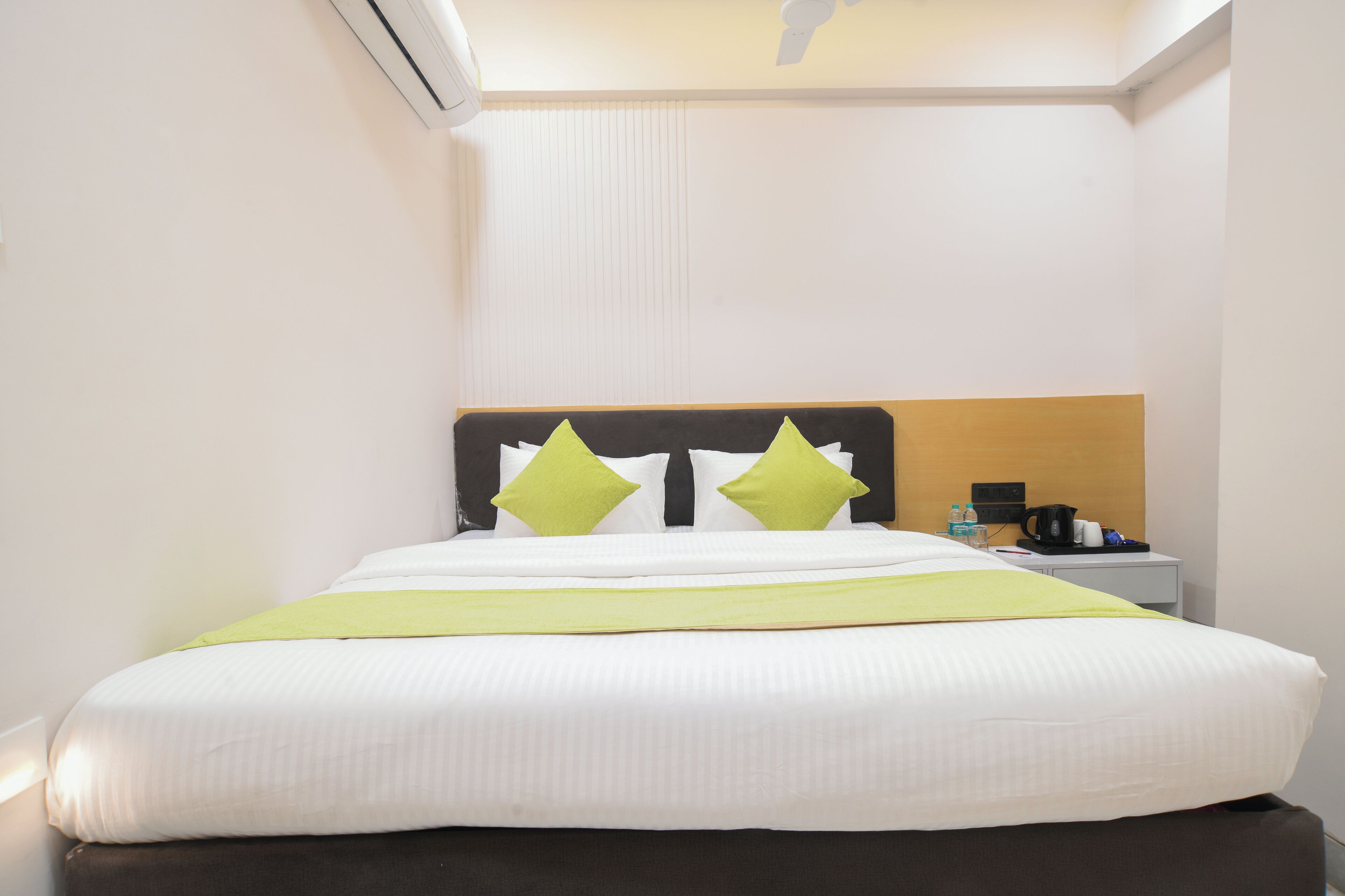 Desk, free WiFi, bed sheets