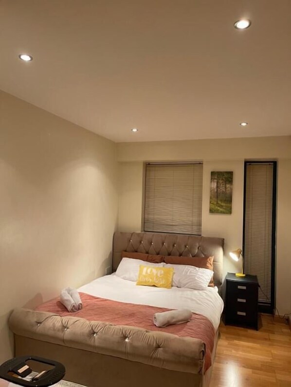 Room - DCL Serviced Apartment (Bradford)