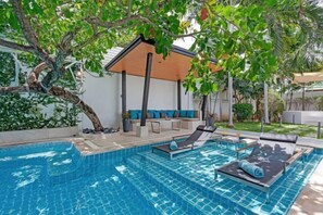 Outdoor pool - Hi At Home Villa 4 (Pattaya)