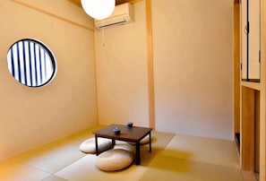 Interior - Yoshifukuya (Osaka)