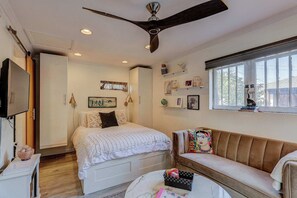 Room - Wash park respite Sum (Denver)