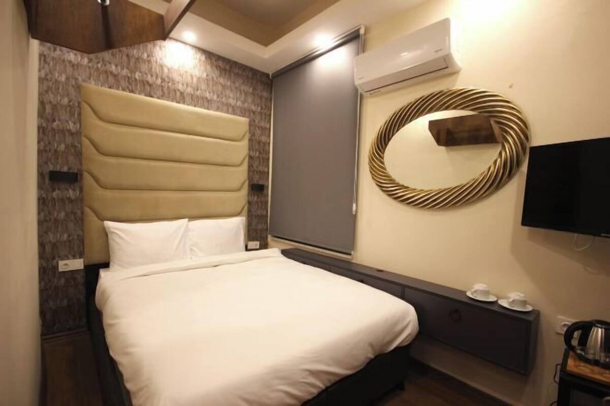 Cribs/infant beds