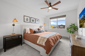 2 chambres, fer et planche à repasser, lit parapluie, Wi-Fi gratuit