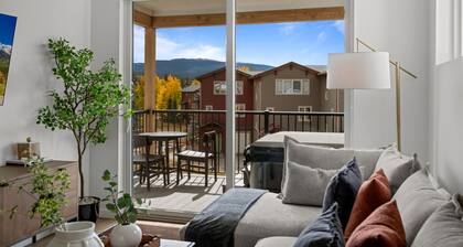 New Listing! Fraser Mountain Base | Hot Tub + Dog-Friendly