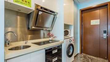 Superior Single Room, Balcony | In-room safe, blackout curtains, soundproofing, iron/ironing board