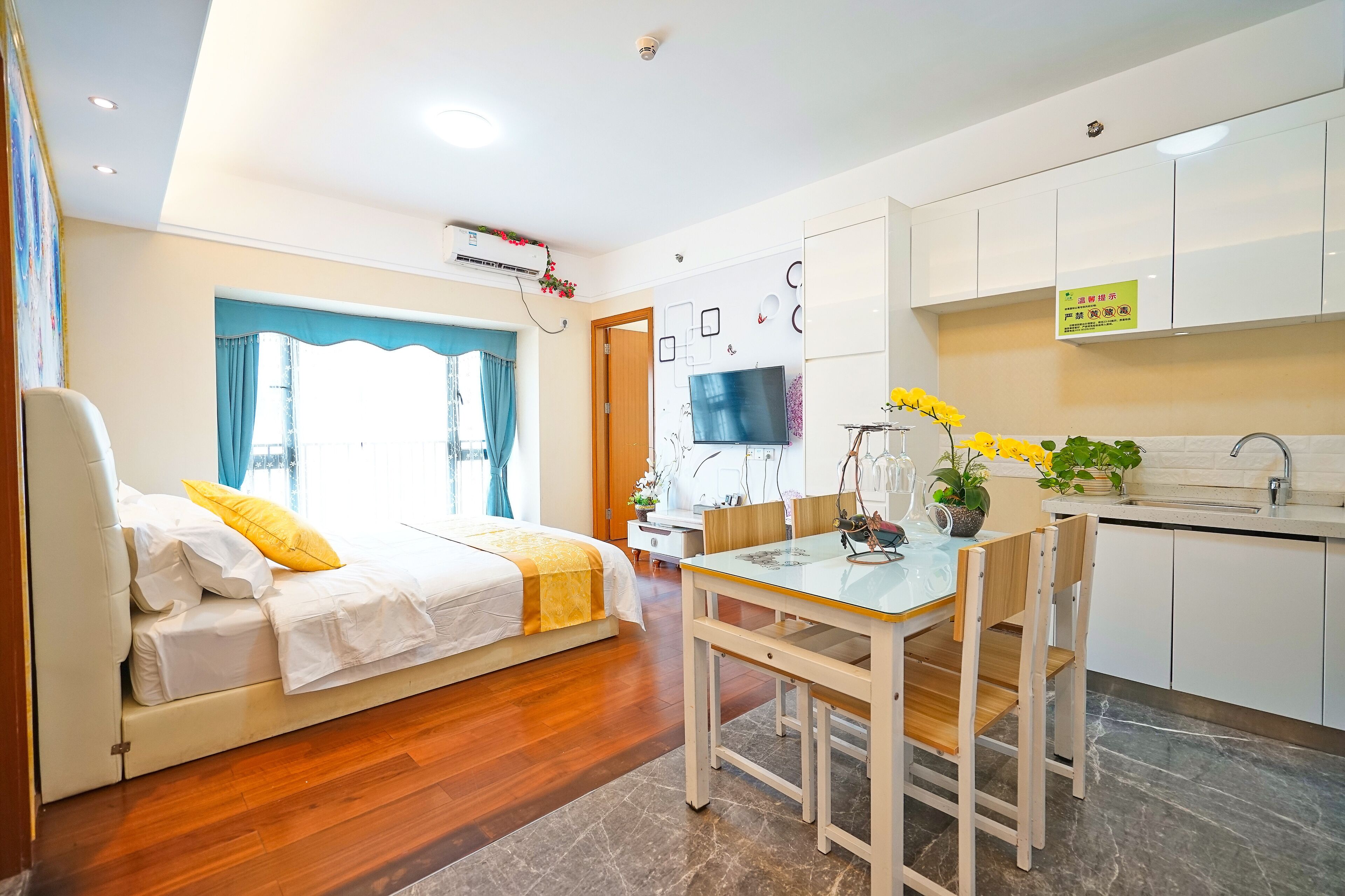 Suite Confort, vue sur la ville | Coffre-fort, rideaux d’obscurcissement, système d’insonorisation