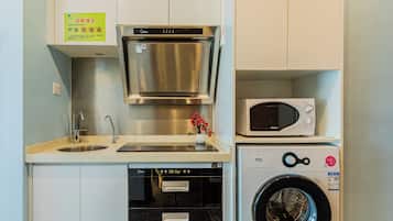 Caja de seguridad en la habitación, cortinas blackout y insonorización