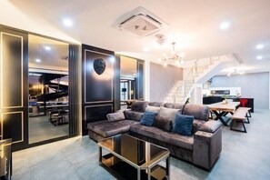 Room - Boss Luxury PoolVilla Pattaya Bang Saray Beach 8 Bedrooms (Sattahip)