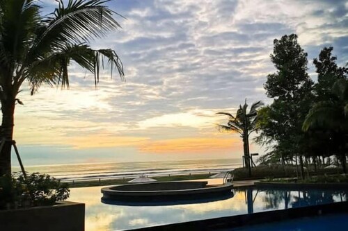 Deluxe Holiday Studio Suite @ Timurbay w/ Seaview