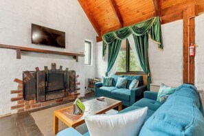 Room - Sun-Kissed Forest Garden (Emerald)