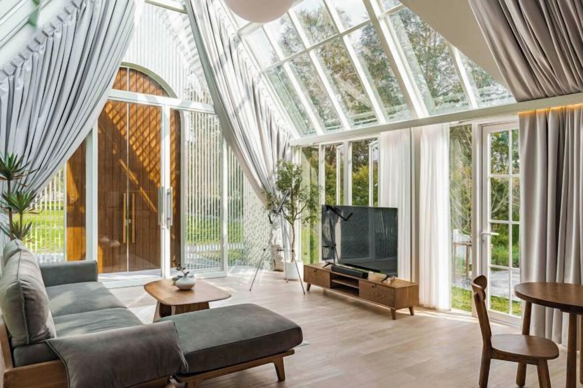 The Glasshouse