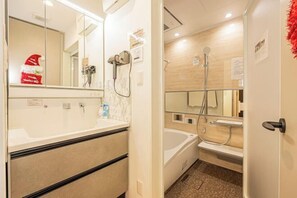 Room - 5-min to Edogawa / 3-story villa / 3 rooms, 1 bath (Tokyo)