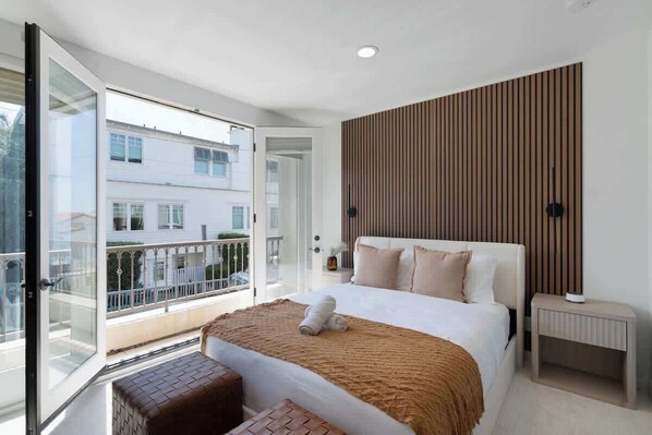 Strykejern/-brett, reiseseng for barn, wi-fi og sengetøy