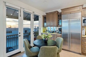 Fridge, microwave, oven, stovetop - Ocean Views / Luxe 5BR Mansion / Bikes & Elevator (Manhattan Beach)