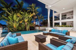 Terrace/patio - Luxurious Penthouse Near Beach with Sunset Views (Deerfield Beach)