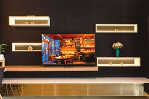 Dining - Baan PromTel , Luxury Villa close to Nimman, Resort Pool, 4BR (Chiang Mai)