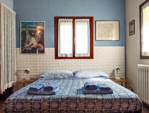 واي فاي مجانًا وملاءات أسرّة