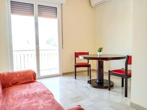 Interior - Bignardi House room SKY BLUE -Affitti Brevi Italia (Modena)