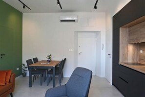 Dining - Steps from Palace & Riva - Old Town Pine (Split)