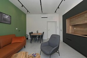 Living area - Steps from Palace & Riva - Old Town Pine (Split)