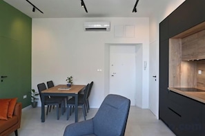 Dining - Steps from Palace & Riva - Old Town Pine (Split)