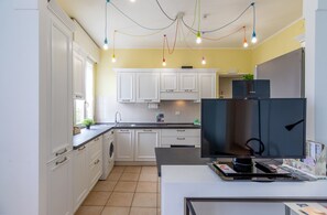 Fridge, microwave, oven, dishwasher