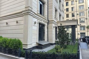 المنشأة من الداخل