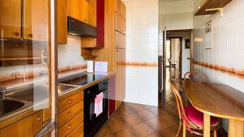 Kühlschrank, Kochgeschirr/Geschirr/Besteck