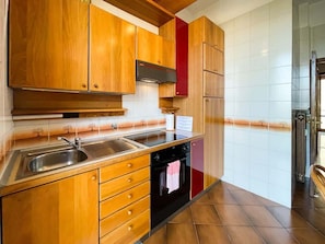 雪櫃、焗爐、爐具、廚房用具/餐具/器皿