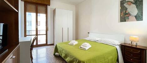 1 Schlafzimmer, BĂŒgeleisen/BĂŒgelbrett, kostenloses WLAN, BettwĂ€sche