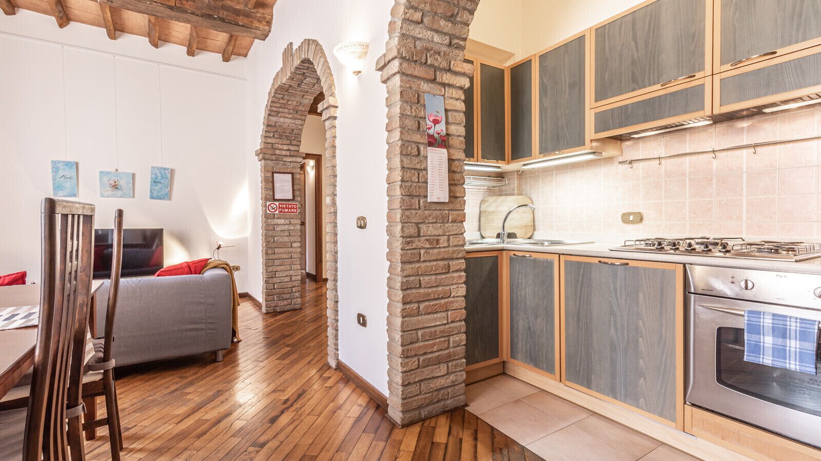 Kühlschrank, Mikrowelle, Ofen, Wasserkocher