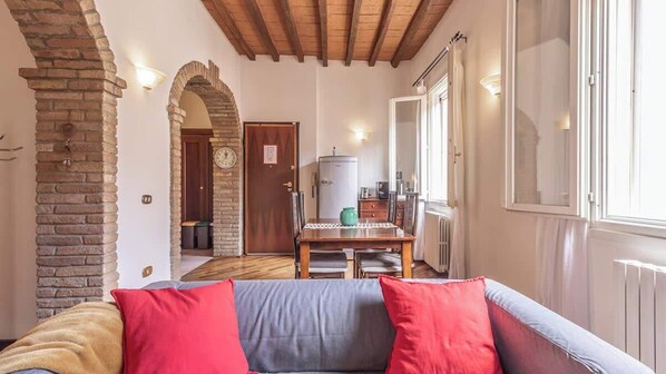 テレビ、書斎 / ワークスペース