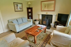 Unclassified image, 2 of 16, button - Gardener's Cottage, Glen Lyon (Aberfeldy)