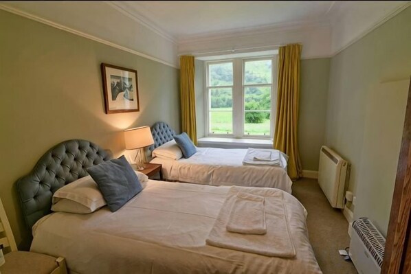 Unclassified image, 1 of 16, button - Gardener's Cottage, Glen Lyon (Aberfeldy)