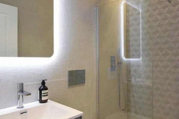 Room - A Comfort Apartments (London)
