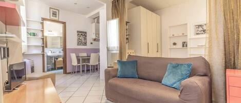 Een televisie en een kantoor