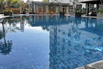 COZY 2BR Pinewood Apt Jatinagor w/ Wi-Fi & Pool