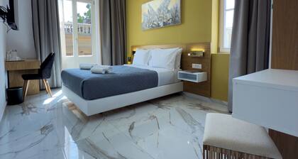 Deluxe Center Suites