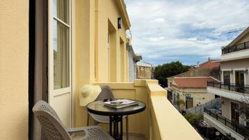 Chambre Double, balcon, vue ville | Balcon