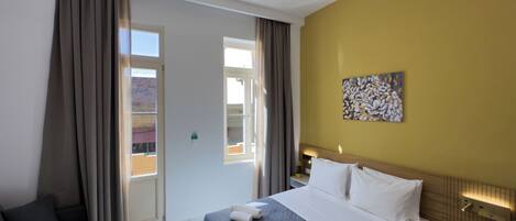 Coffres-forts dans les chambres, rideaux occultants