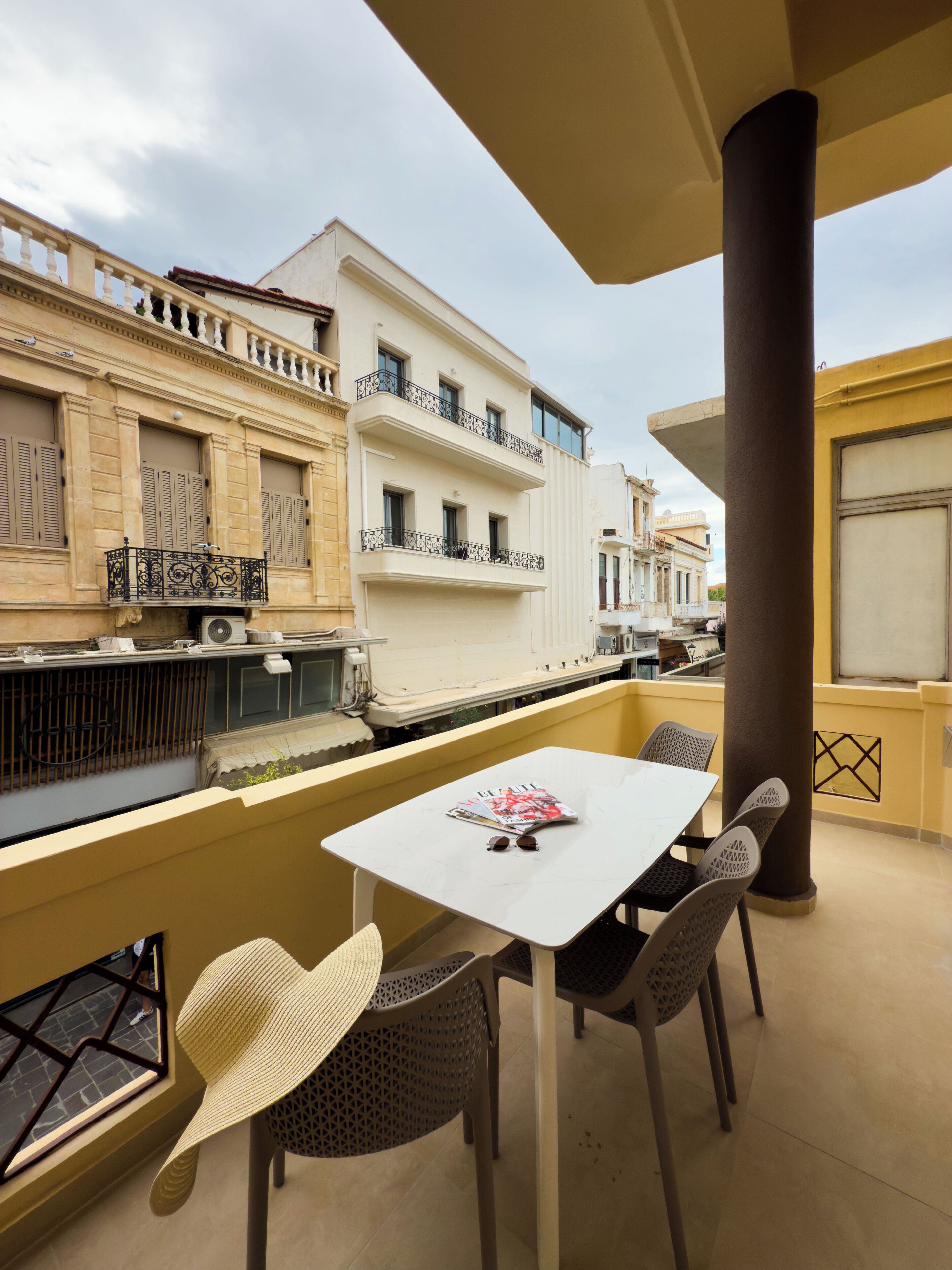 Habitación triple estándar, balcón, vista a la ciudad | Vista del balcón