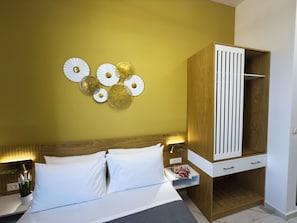 Comfort-Doppelzimmer, Balkon, Stadtblick | Zimmersafe, Verdunkelungsvorhänge, schallisolierte Zimmer